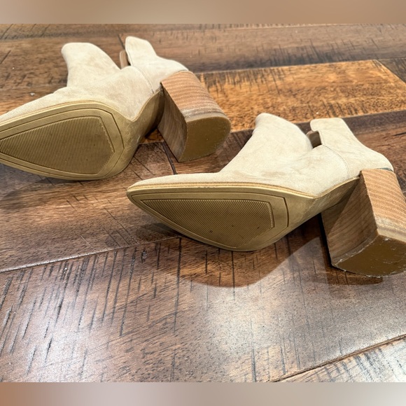 Steve Madden Kaylah Bootie in Taupe - Picture 4 of 6